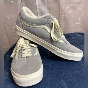 Vans Old Skool Cozy Hug Sherpa Skate Shoe, Unisex, Mens 9.0, Women’s 10.5